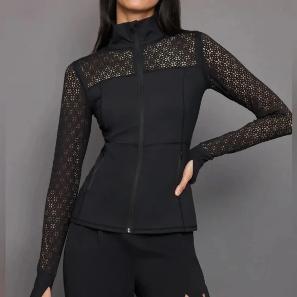 Carbon 38 Laser Cut Zip Run Top in Diamond Compression - Picture 7 of 8